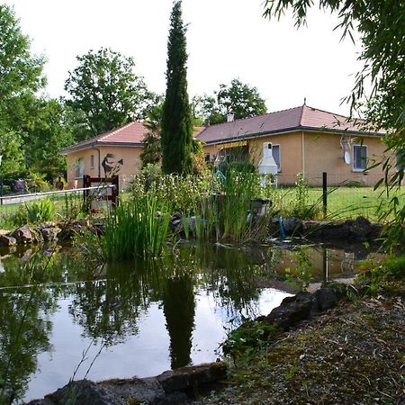 Bed and Breakfast Alaguyauder le KOTA à Chatillon-sur-Broue Extérieur photo