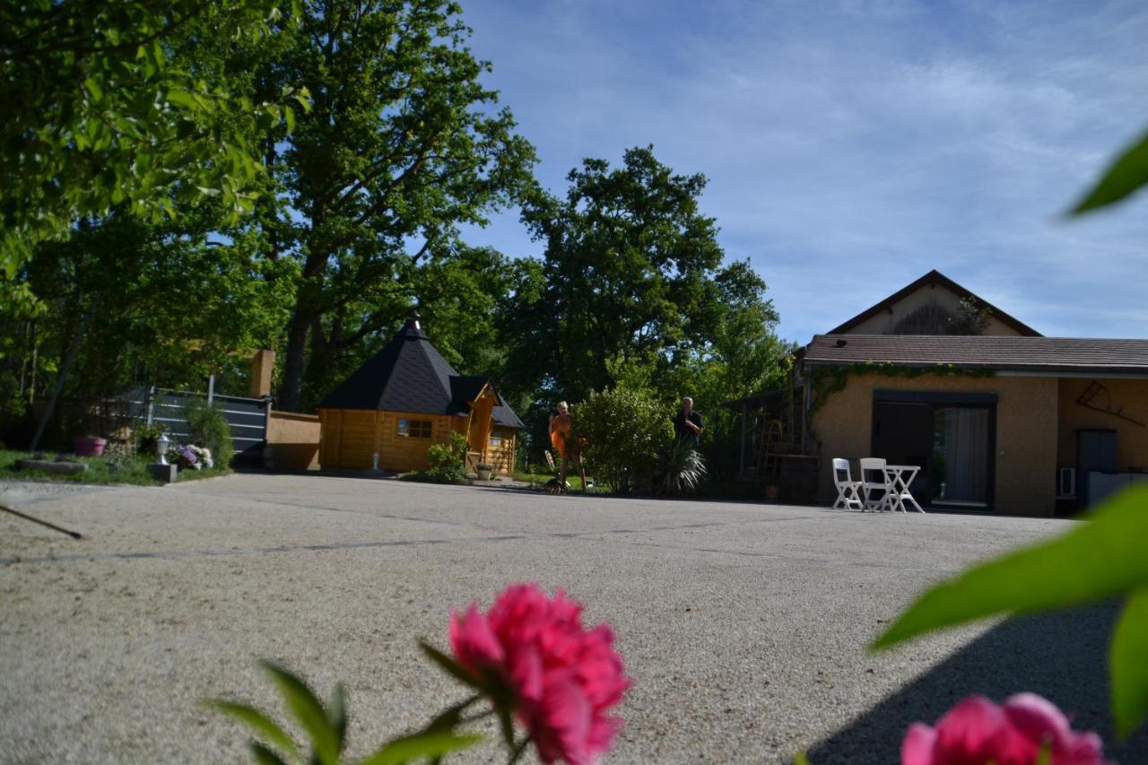 Bed and Breakfast Alaguyauder le KOTA à Chatillon-sur-Broue Extérieur photo